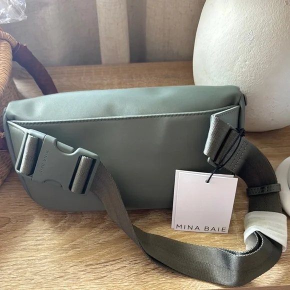Mina Baie Roe Nylon Belt Bag - Picture 2 of 2